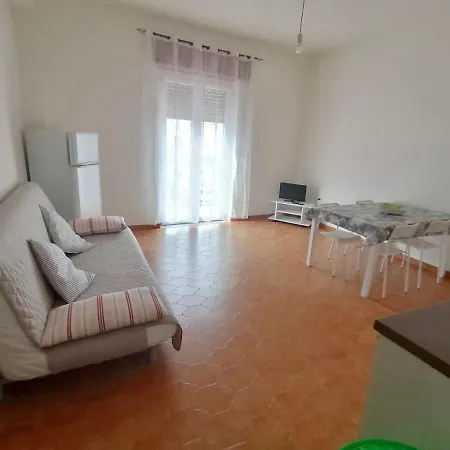 White Le Castella Guest house