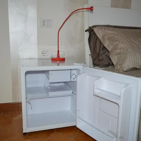 White Le Castella Guest house *