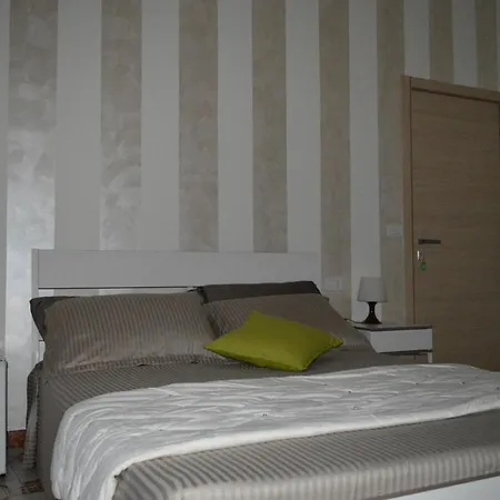 Guest house White Le Castella