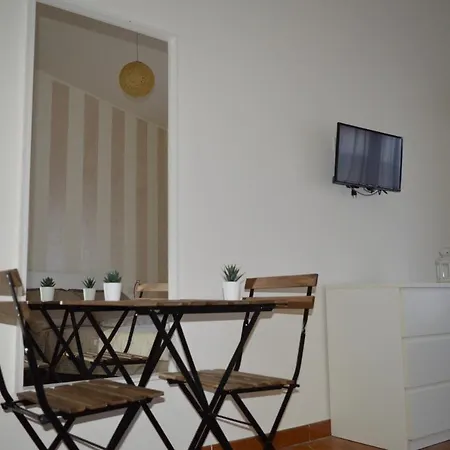 White Le Castella Guest house
